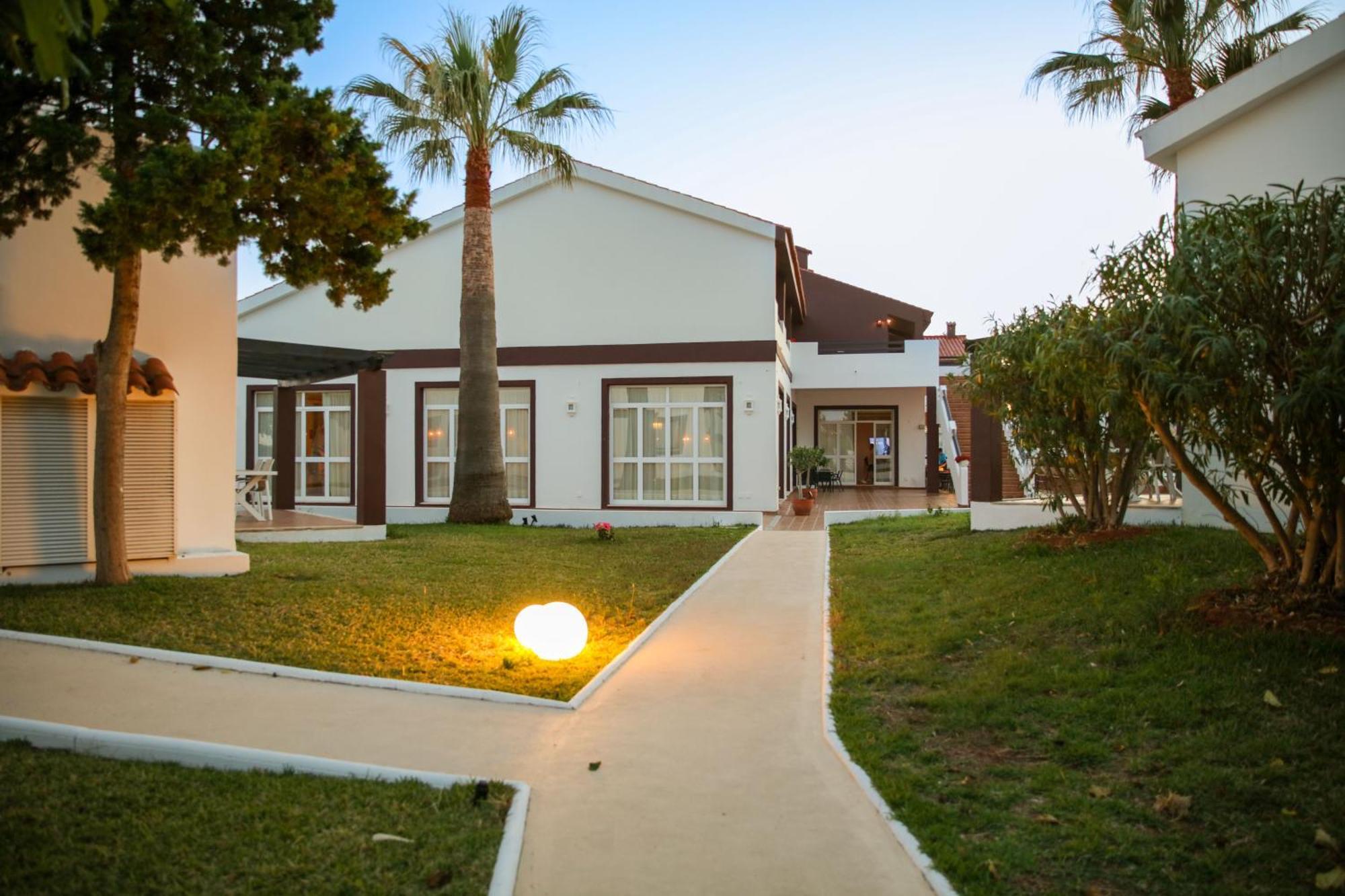 Nuramar Aparthotel Cala en Bosch Εξωτερικό φωτογραφία